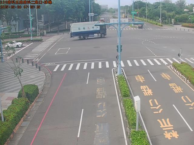 高雄科學園區  220路科五路路科二路向南-球機 距離1.0公里 氣溫24.7度