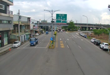 台1線  276K+299 水上鄉縱貫公路76號(照台82線交流道路口) 距離1.8公里 氣溫25.3度