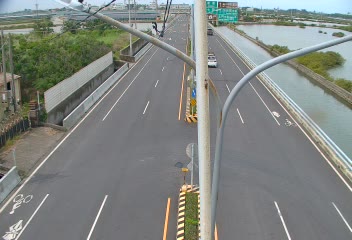 台17線  142K+400 台南市北門區永隆里西濱公路 距離3.3公里 氣溫23.3度
