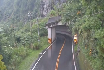 台18線  79K+760 嘉義縣阿里山鄉明隧道 東向路側 距離2.6公里 氣溫25.5度