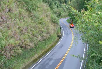 台18線  90K+620 嘉義縣阿里山鄉明隧道西端 東向路側 距離2.6公里 氣溫16.1度