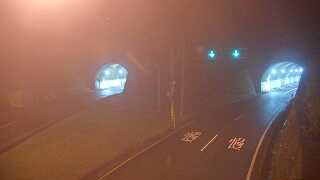 台3線  106K+950 新莊隧道北端 距離5.1公里 氣溫28.9度