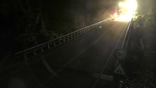 台30線  25K+900 玉長隧道西口，附掛既設CMS門架(順) 距離2.3公里 氣溫31.6度