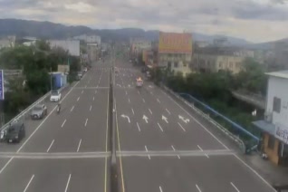 台6線  17K+400 苗栗市-後汶公路=鶴岡口=光隆四輪定位前(順樁) 距離0.8公里 氣溫28.4度