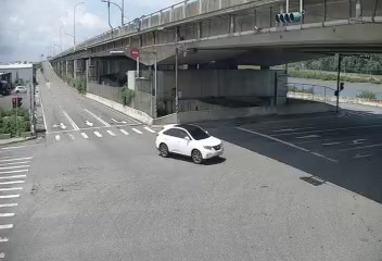 台61線  177K+700 西濱北上平面道路與鹿工路交叉口 距離0.7公里 氣溫26.1度