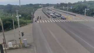 台61線  87K+600 竹南鎮-西濱公路=崎頂新樂園旁（順樁） 距離2.4公里 氣溫33.6度