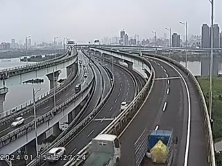 台64線  17K+008 快速公路(三重交流道到江子翠交流道)(E) 距離0.1公里 氣溫24.5度