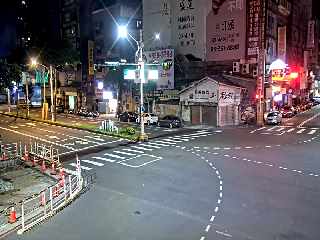 桃園市道路  桃園區 中山路三民路口(號誌控制器旁號誌桿) 距離1.1公里 氣溫21.2度