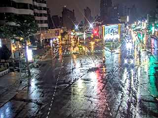 桃園市道路  桃園區 春日路經國路口(玩具反斗城前號誌桿) 距離0.2公里 氣溫21.5度