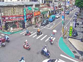 桃園市道路  桃園區 春日路中山東路口(光陽機車前號誌桿) 距離0.8公里 氣溫33.5度