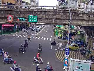 桃園市道路  桃園區 復興路與春日路口(機車行前號誌桿) 距離0.4公里 氣溫33.5度