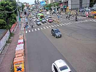 桃園市道路  桃園區 萬壽路山鶯路口(龜山工業區 牌樓前號誌桿) 距離0.1公里 氣溫33.5度
