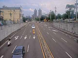 桃園市道路  蘆竹區 蘆興南路215號前 距離0.8公里 氣溫27度