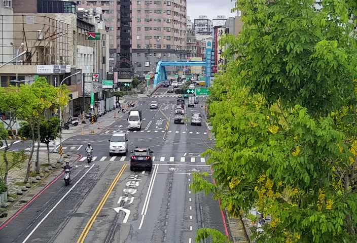 台南市道路 華平路與民權路四段口(向南)