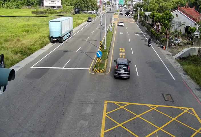 台南市道路  關廟區 關新路一段與悠然山莊前北桿(向南) 距離1.1公里 氣溫32.9度