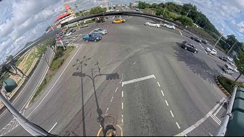 台南市道路  關廟區 關新路一段與台86線北桿(向南) 距離1.2公里 氣溫32.9度