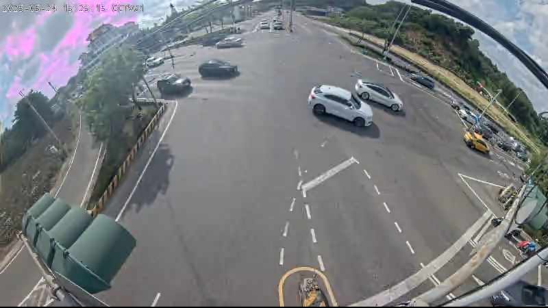 台南市道路  關廟區 關新路一段與台86線南桿(向北) 距離1.2公里 氣溫32.9度