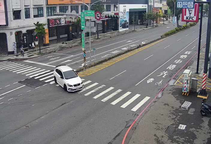 台南市道路 中華西路二段與府前路二段口東桿(向東)