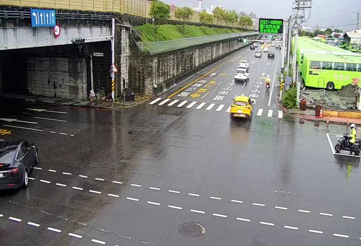 台南市道路  永康區 復興路與高速一街南桿(向北) 距離1.9公里 氣溫28.3度