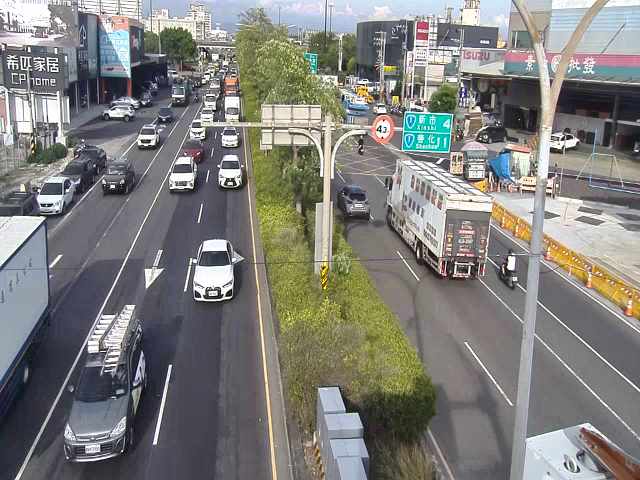 台南市道路  永康區 中正北路與中正北路318巷口 距離1.0公里 氣溫32度