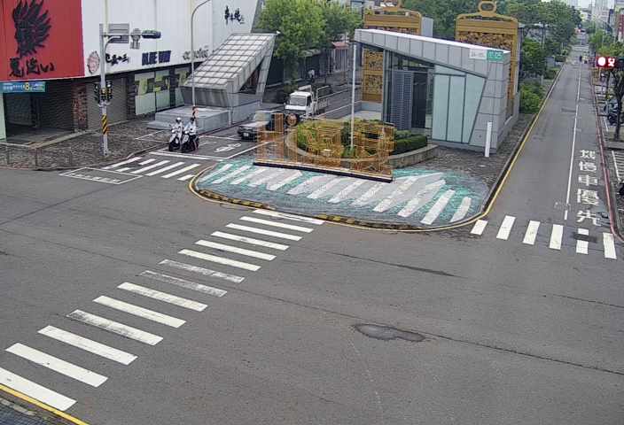 台南市道路 中正路與海安路二段口南桿(向北)