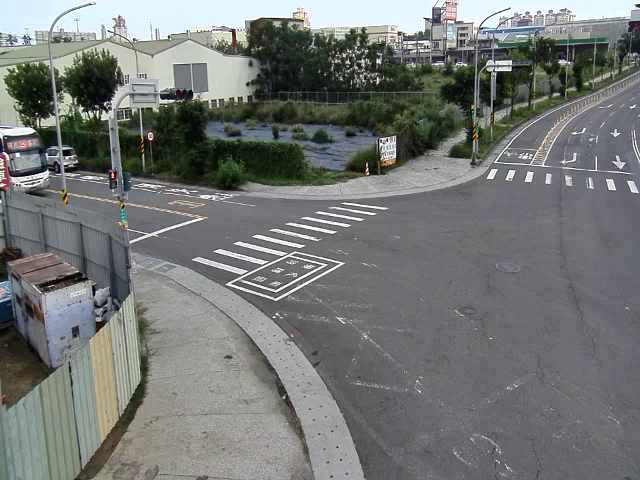 台南市道路  永康區 永安路與永運路口北桿(向南) 距離0.8公里 氣溫27.5度