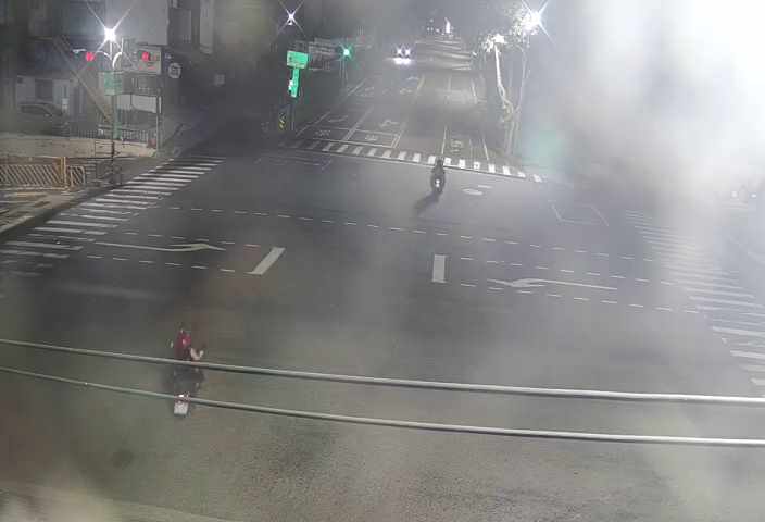 台南市道路 小東路與前鋒路口南桿(向北)