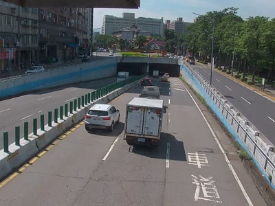 台北市道路  辛亥快汀州 距離0.7公里 氣溫31.6度