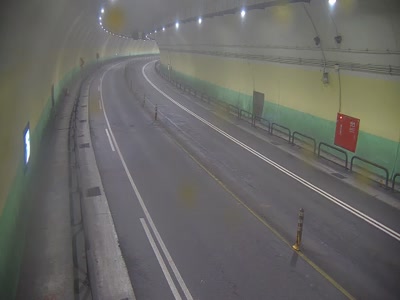 台北市道路 東湖隧道北向1K+500M