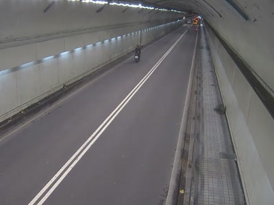 台北市道路  自強隧道往大直入口0K+20M 距離1.2公里 氣溫19.3度