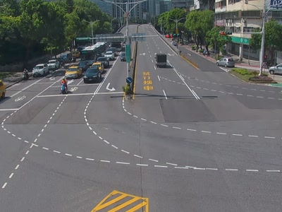 台北市道路  中山北路6段-福國路口 距離4.9公里 氣溫34度
