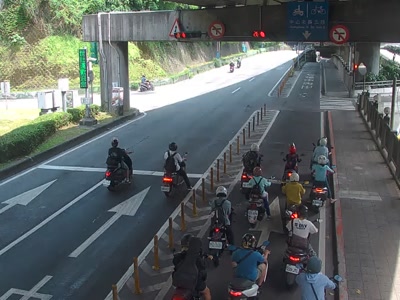 台北市道路  中山北路-圓山隧道口 距離0.4公里 氣溫31.4度