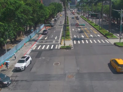 台北市道路  中山北-濟南路口 距離0.3公里 氣溫25.5度
