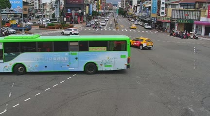 台中市道路  三民路/五權路/崇德路(右側車流往北屯路) 距離1.5公里 氣溫26度