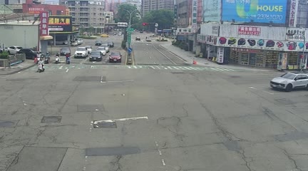 台中市道路  忠明南路/復興路(右側車流往中投公路) 距離1.8公里 氣溫24.9度