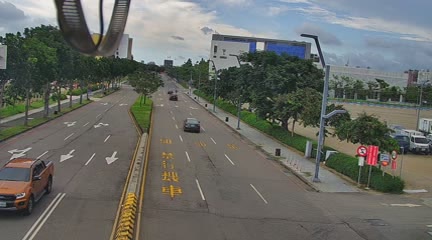 台中市道路 經貿路/河南路(右側車流往環中路)