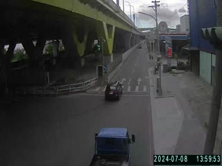 台中市道路  環中路/松竹路(右側車流往中清路) 距離1.9公里 氣溫32.9度