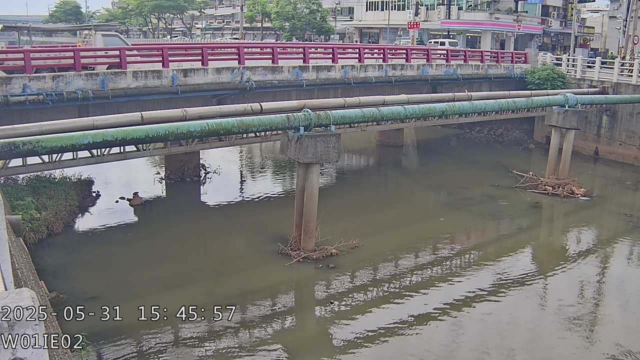 台中市道路  梧棲大排中游 距離2.2公里 氣溫26.4度