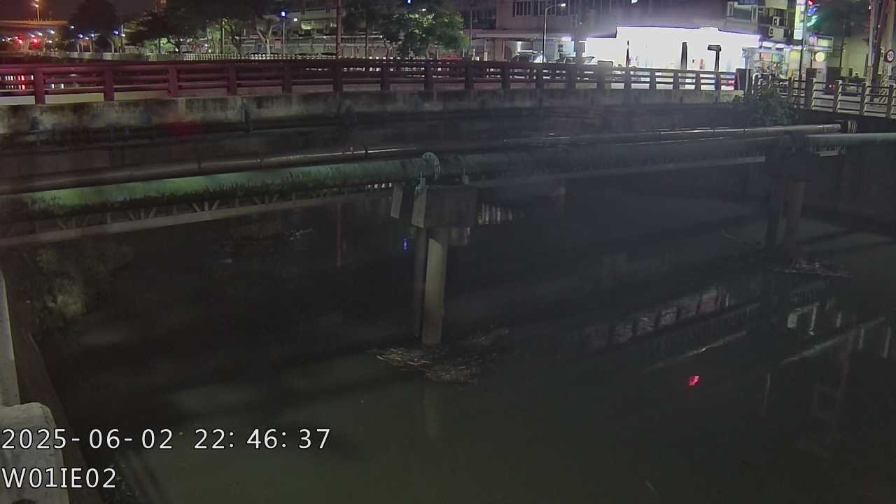 台中市道路  梧棲大排中游 距離2.4公里 氣溫26.7度