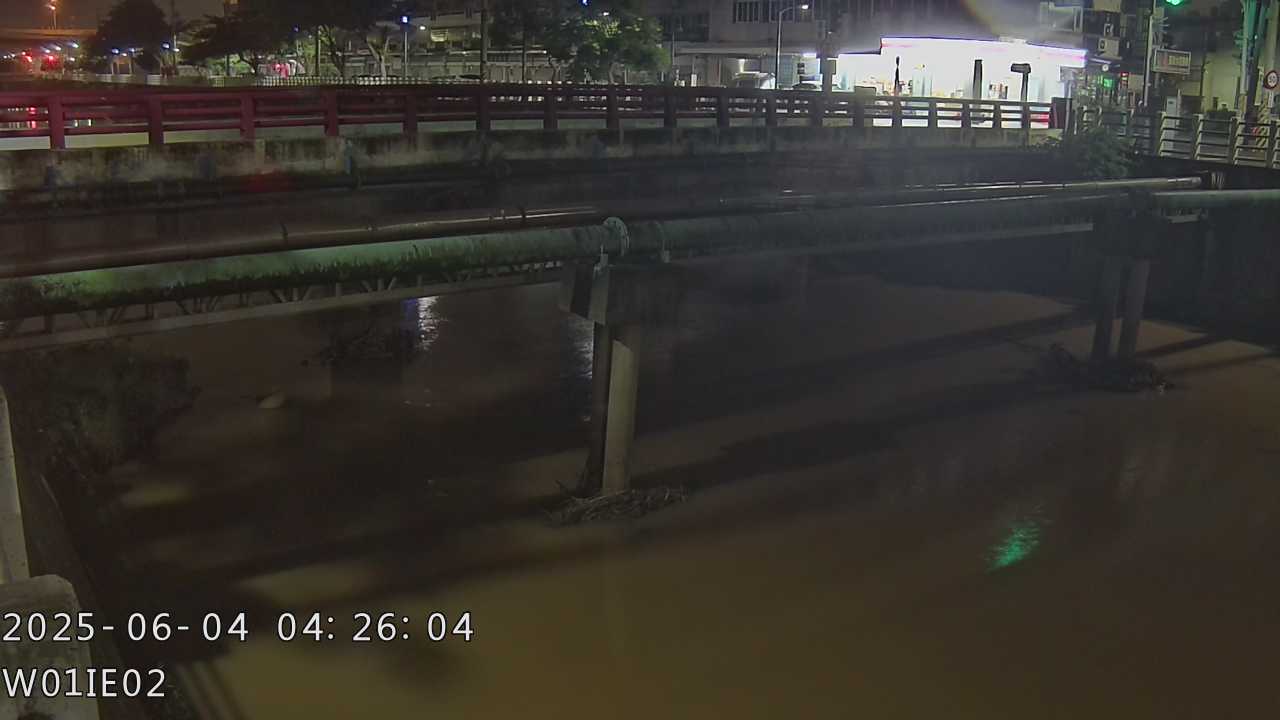 台中市道路  梧棲大排中游 距離2.5公里 氣溫31.5度