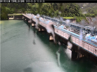 水利署防災影像  淡水河 直潭壩 距離1.4公里 氣溫27.6度