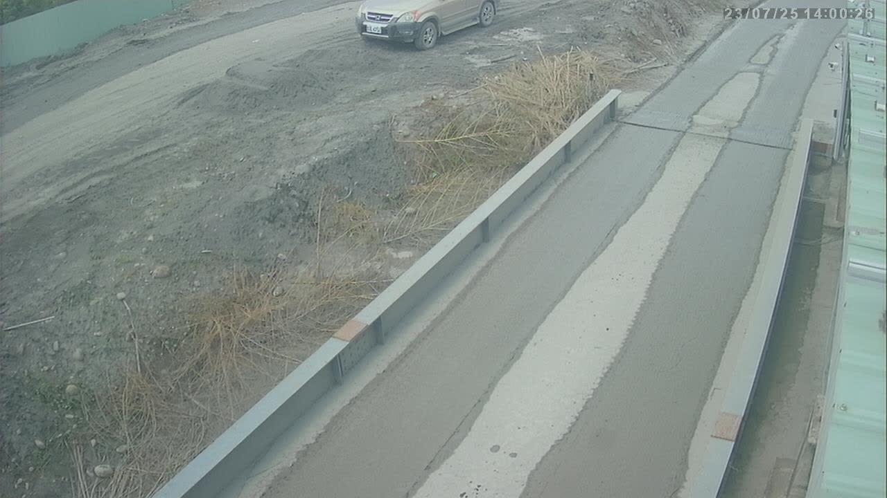 河川局各疏濬工區  第七河川局 高屏溪 112年度荖濃溪里嶺大橋-2 距離2.9公里 氣溫26.8度