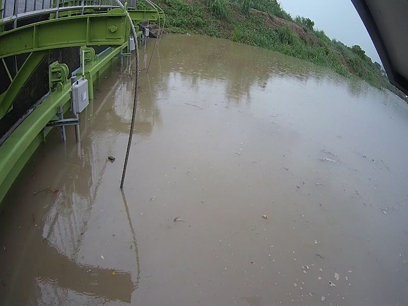 水利署水資源  三河局 貓羅溪左岸新興堤防1K+700 距離3.1公里 氣溫28.3度