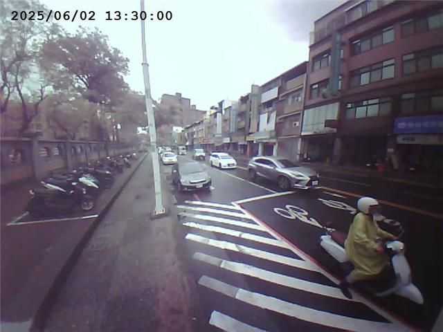 水利署水資源  高雄市政府水利局  (1) 鳳山區 新富路與大明街口 距離1.4公里 氣溫28.3度
