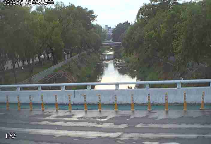 水利署水資源  屏東縣政府水利處 民治橋#2 距離2.4公里 氣溫28.5度