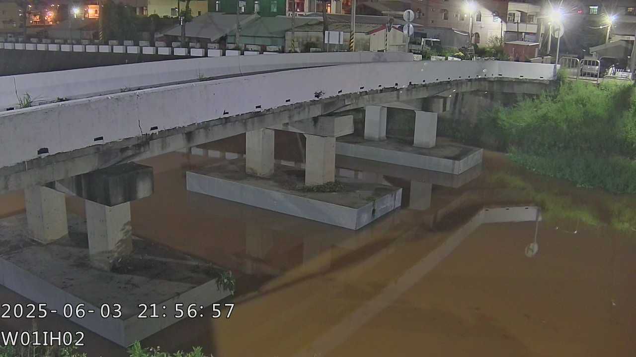 水利署水資源  台中市政府水利局 安良港大排中游 距離0.4公里 氣溫30.8度
