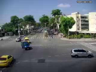 高雄市道路 鳳山區-國泰路二段、五甲二路西北角即時影像