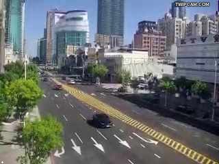 高雄市道路 中山二路、四維四路(東南角)即時影像