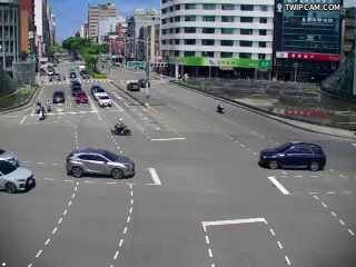 高雄市道路 中山一路、中正三路即時影像