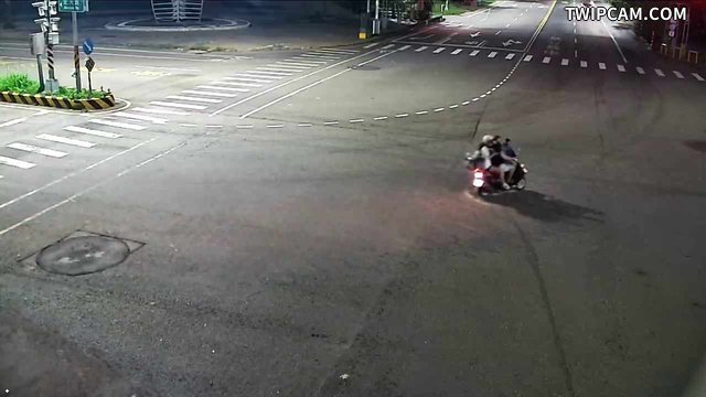 高雄市道路 湖內區-東方路一段正大路口(興達港門口)即時影像